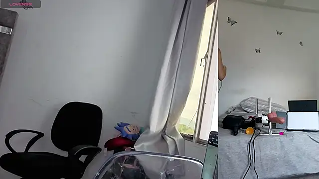 aurelialux online show from November 21, 9:39 pm