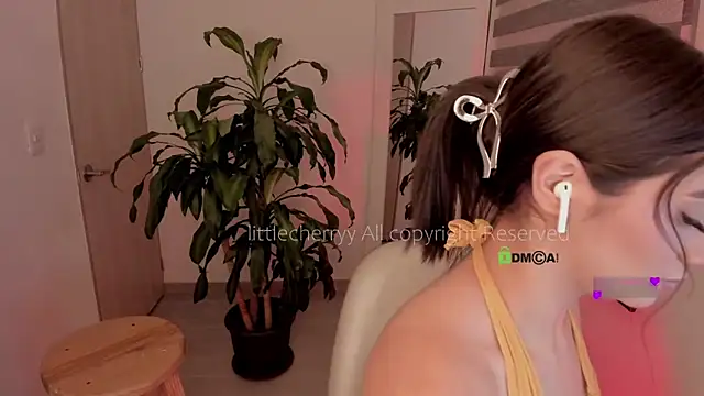  littlecherryy  online show from October 26, 2:29 am