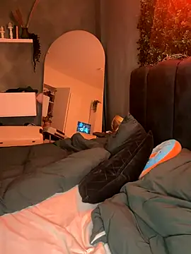 ObviouslyPeachy online show from October 20, 7:17 pm