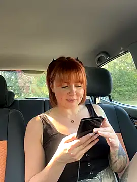 ObviouslyPeachy online show from October 2, 1:05 pm