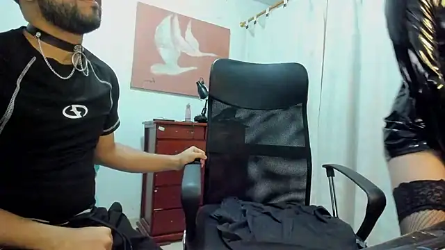 misstresbigcockts online show from October 13, 8:44 pm