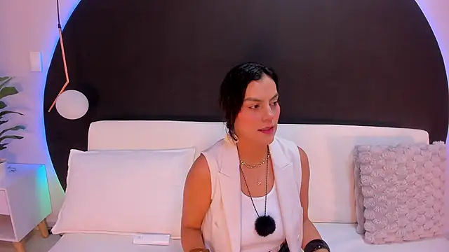 Ada Monroe10 online show from April 22, 1:52 pm