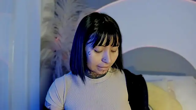 Evangeline bell online show from October 14, 3:36 pm