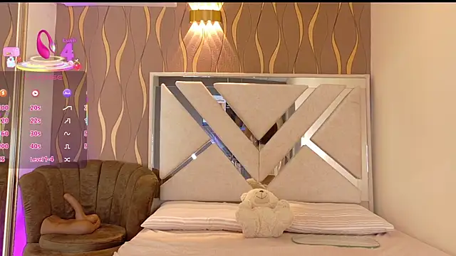 vanessa guzman2 online show from September 14, 1:20 pm