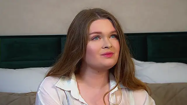 CrystalLyons online show from October 19, 6:10 pm