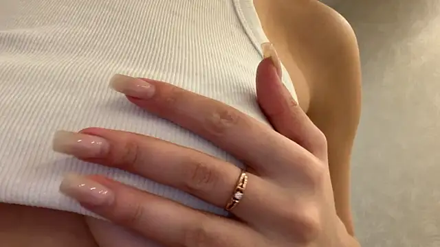 aryamirelle online show from October 5, 9:42 pm