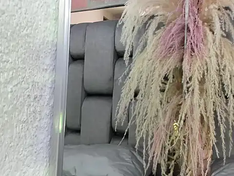 JESSYCORTES online show from April 19, 4:45 am