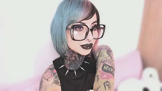 NikkiRamone online show from October 3, 3:44 am