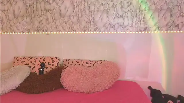 DafneMillers online show from September 25, 8:28 pm