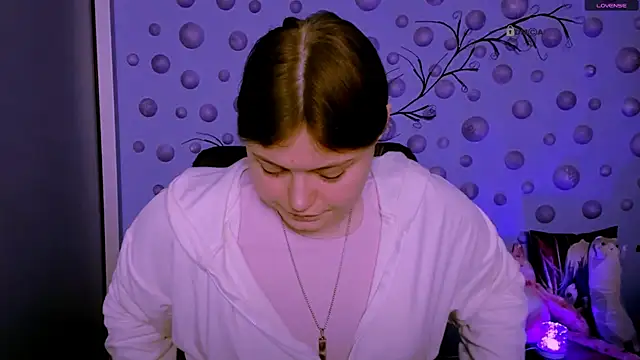 nikole kitt online show from February 22, 8:21 pm