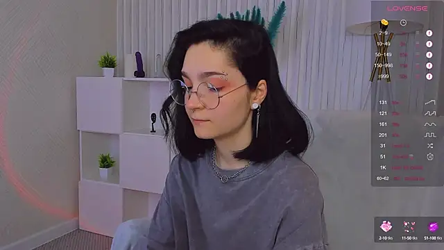 Luna-Moon online show from December 2, 8:48 am