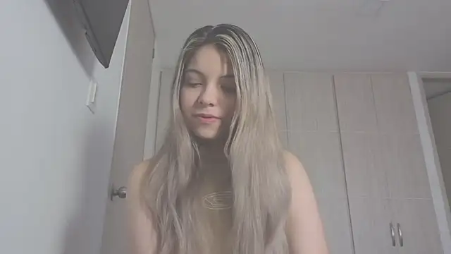 andreau18 online show from December 17, 1:15 pm