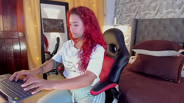 Sophiee Hill online show from September 18, 11:03 pm