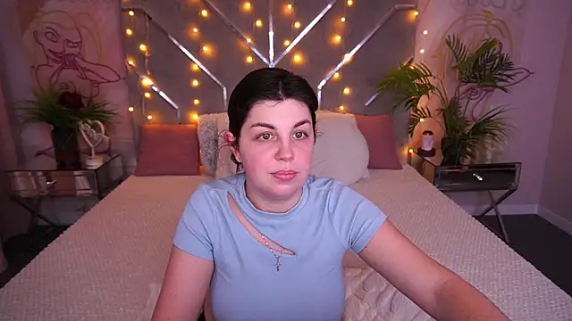 MirandaWong online show from February 21, 7:09 am