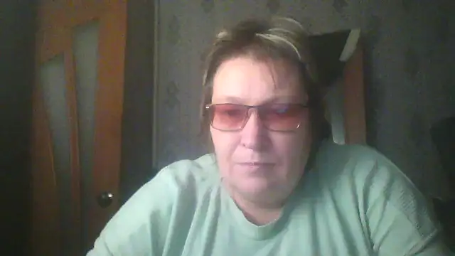 MelanieCold467 online show from November 5, 6:46 pm