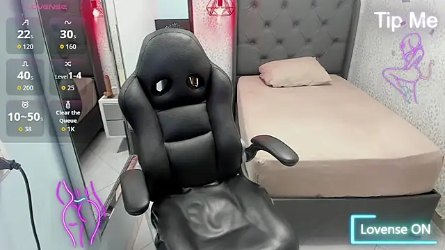 SHARONBLAKE2 online show from November 26, 1:01 pm