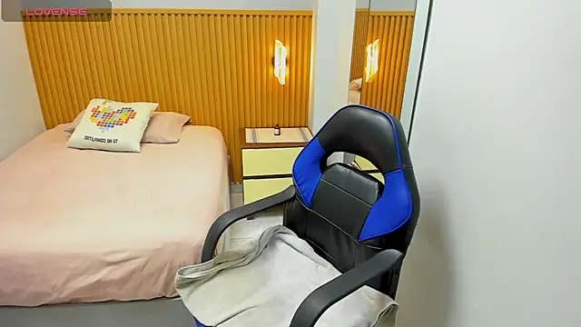 SHARONBLAKE2 online show from February 7, 1:59 pm