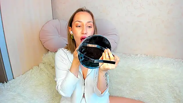 MelodyOfLovee online show from September 14, 4:43 am