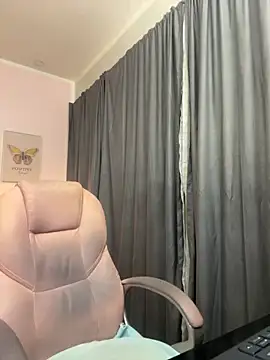 liss black online show from December 2, 4:14 am