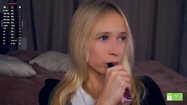 LynetBurby online show from October 9, 2:43 pm