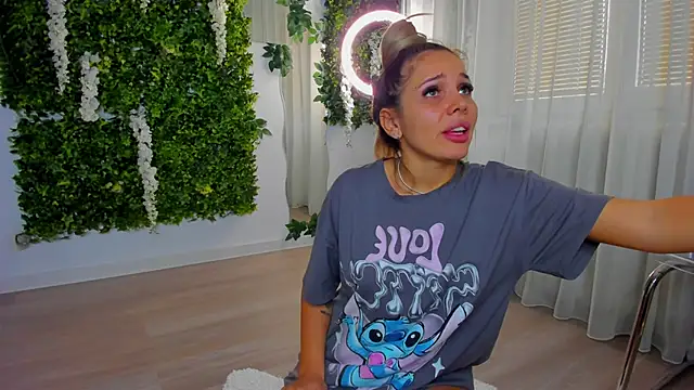 VivienCarter online show from October 12, 10:06 am