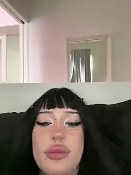 madelinexx online show from September 15, 8:22 am