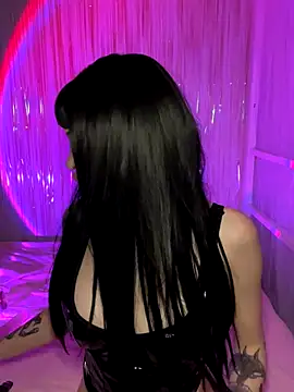 madelinexx online show from November 18, 2:40 pm