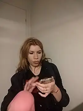 EvyLure online show from December 17, 9:52 pm