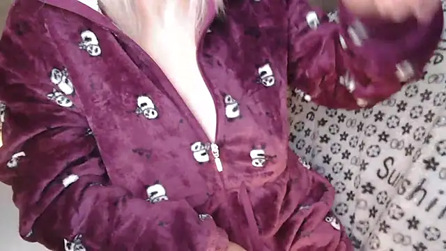 LaRa forU online show from November 23, 11:45 am