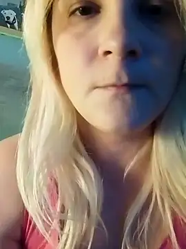 LaRa forU online show from September 10, 9:59 pm