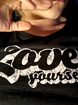 LaRa forU online show from October 22, 10:15 pm