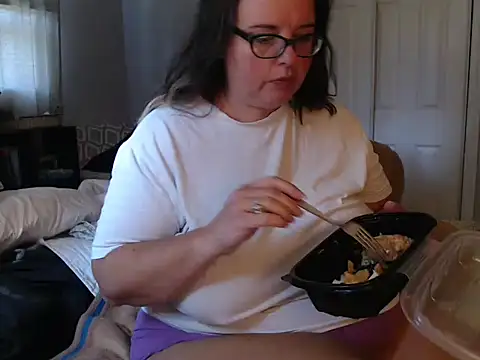 LauLauPAWG online show from September 19, 4:39 pm