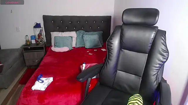 girl naugthy online show from October 19, 1:40 am