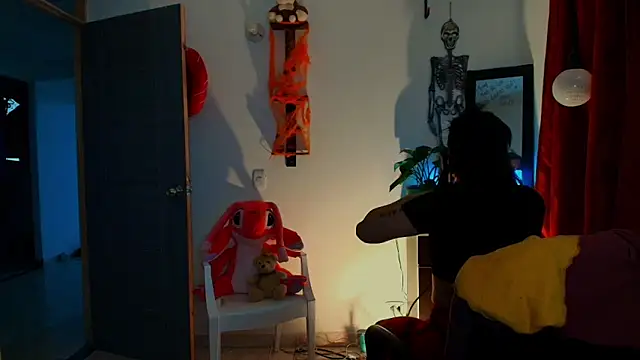 TinnaDawsom online show from October 19, 2:24 am