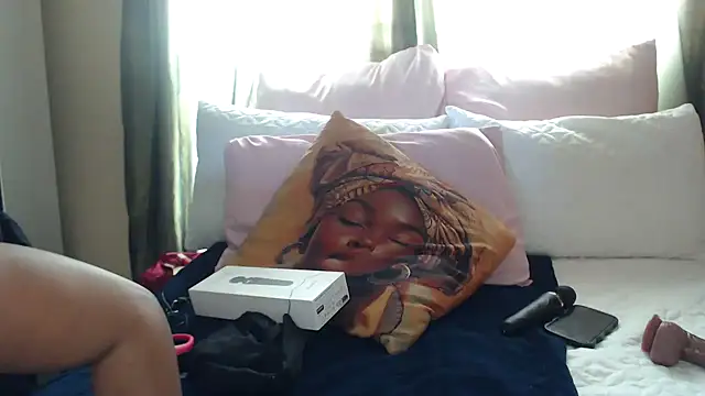 Foxybrownxx1 online show from March 29, 9:52 am