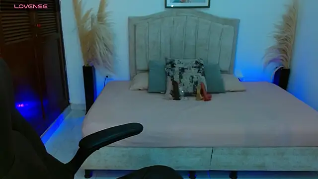 Alison girl20 online show from November 24, 8:22 pm