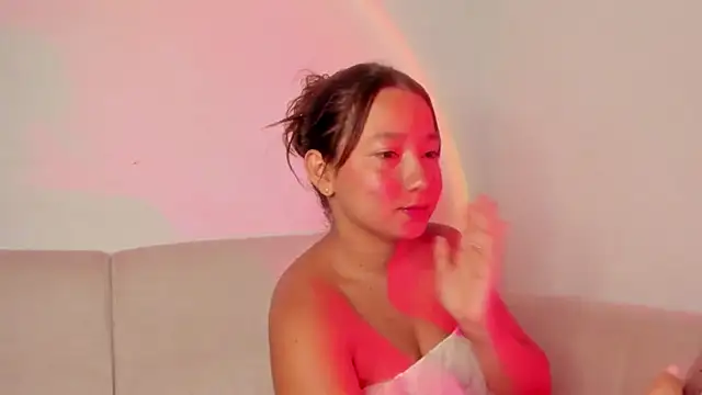 queen angelique online show from October 12, 4:04 am