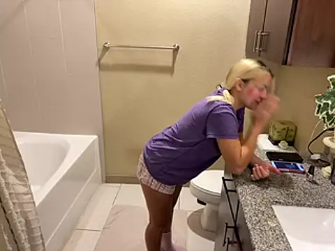 girlfriendmissy online show from July 16, 5:50 pm