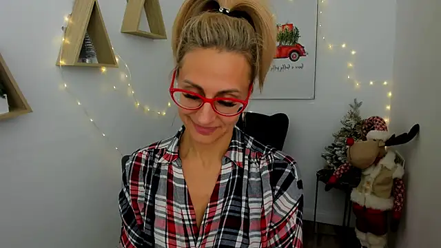 MuseOfStage online show from December 15, 11:37 am