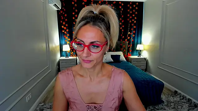 MuseOfStage online show from November 14, 12:05 pm