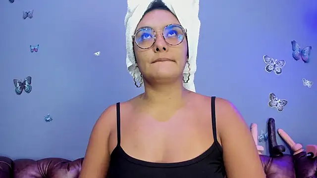 Kaira mosse online show from November 6, 1:17 pm