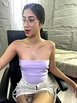 KaitlynLoveCam online show from October 3, 11:43 pm