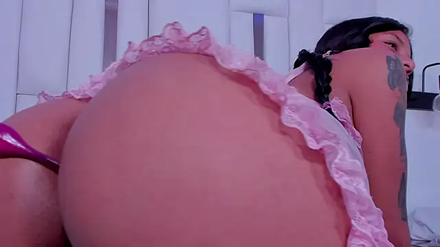 chloe zulay online show from April 12, 2:47 am