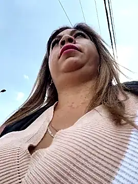 Laura-Hernandez online show from December 16, 4:02 pm