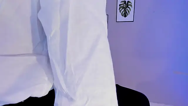 Maia W10 online show from October 10, 12:32 pm