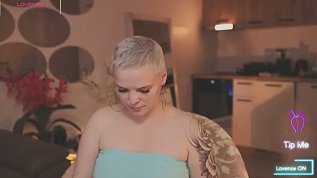 LikaBerry1 online show from October 28, 6:03 pm