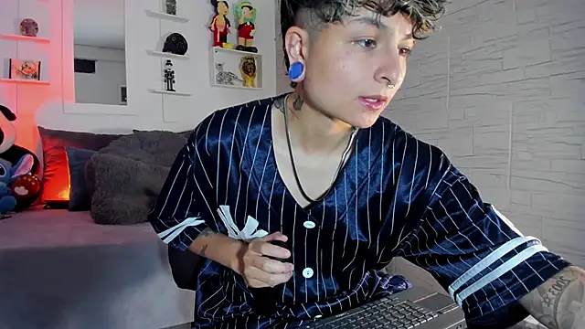 ZuryRamirez  online show from October 22, 9:09 pm