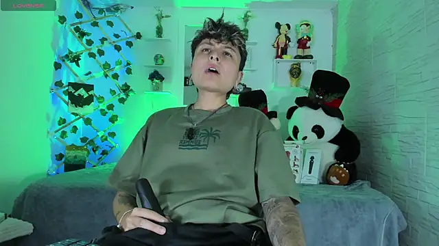 ZuryRamirez  online show from October 6, 9:19 pm