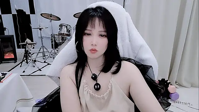 Vaness-a online show from April 4, 2:49 pm