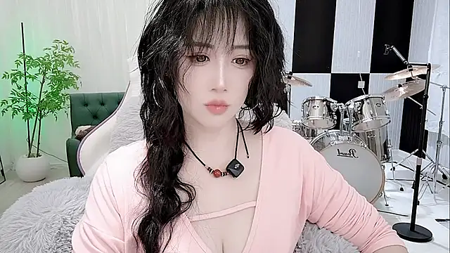 Vaness-a online show from October 12, 7:05 pm